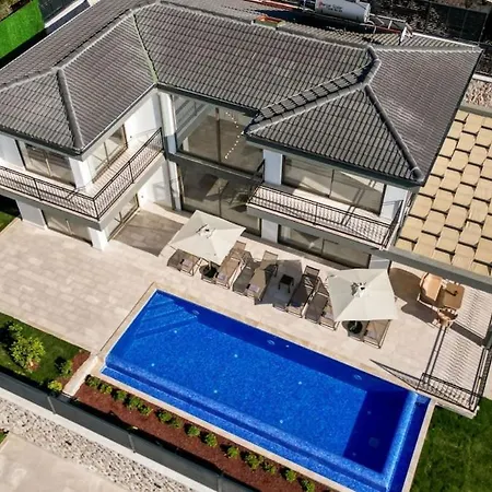 Вілла 3 Bedroom Luxury Villa, Private Pool, Near Kalkan *