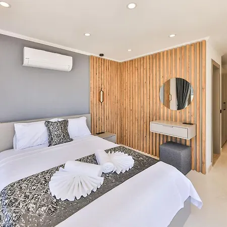 Вілла 3 Bedroom Luxury Villa, Private Pool, Near Kalkan